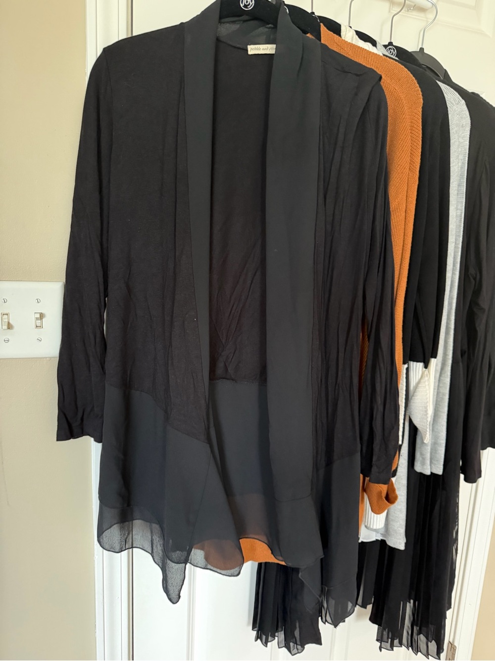 Women’s Cardigans - Picture 2 of 8